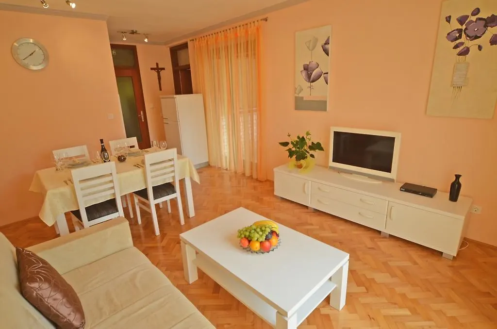 Apartments Benussi 1045  Rovinj